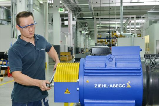 MÁY KÉO ZIEHL-ABEGG CÓ ĐÁNG ĐẦU TƯ? ĐÁNH GIÁ ƯU VÀ NHƯỢC ĐIỂM CHI TIẾT